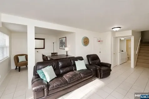 85 Primrose Lane Paramus NJ 07652