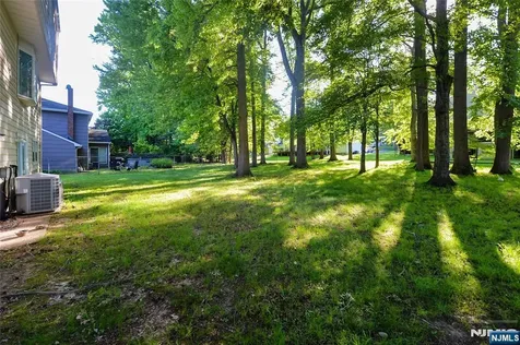 85 Primrose Lane Paramus NJ 07652