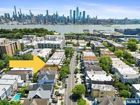 114 Shippen Street Weehawken NJ 07086