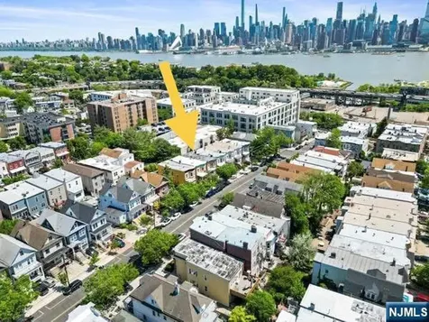 114 Shippen Street Weehawken NJ 07086