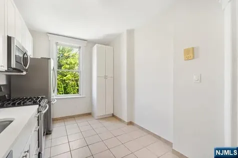 114 Shippen Street Weehawken NJ 07086