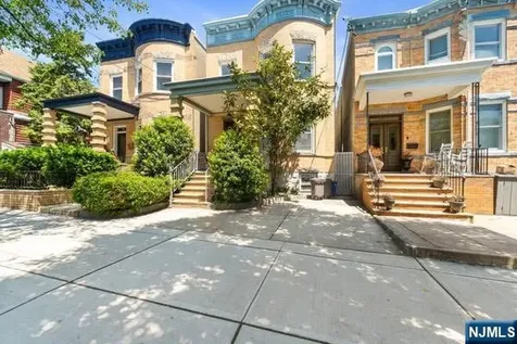 114 Shippen Street Weehawken NJ 07086