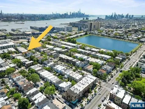 114 Shippen Street Weehawken NJ 07086