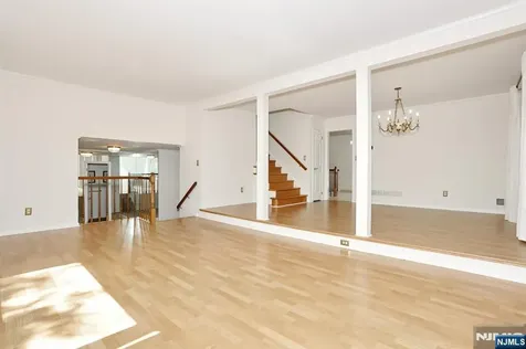 517 Pine Hill Road Leonia NJ 07605