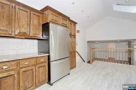 517 Pine Hill Road Leonia NJ 07605