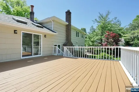 517 Pine Hill Road Leonia NJ 07605