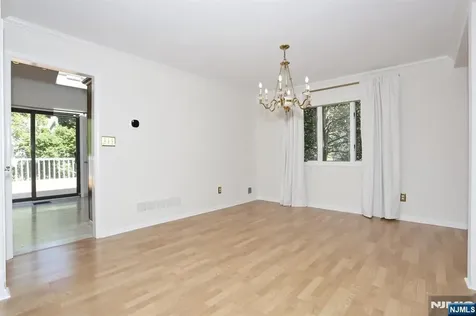 517 Pine Hill Road Leonia NJ 07605
