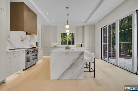 165 Hickory Lane Closter NJ 07624