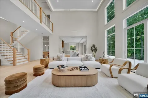 165 Hickory Lane Closter NJ 07624