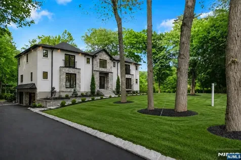 165 Hickory Lane Closter NJ 07624