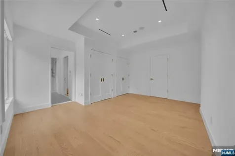 165 Hickory Lane Closter NJ 07624