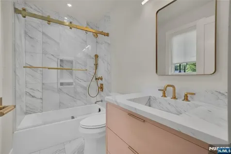 165 Hickory Lane Closter NJ 07624
