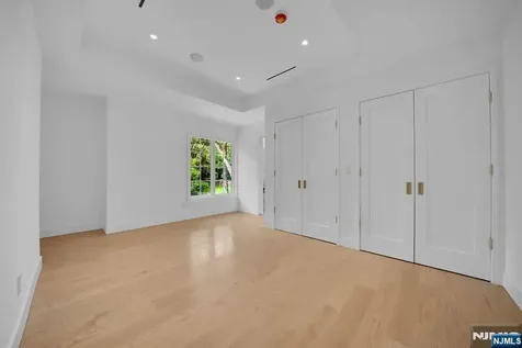 165 Hickory Lane Closter NJ 07624