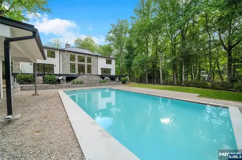 165 Hickory Lane Closter NJ 07624