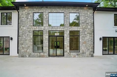 165 Hickory Lane Closter NJ 07624