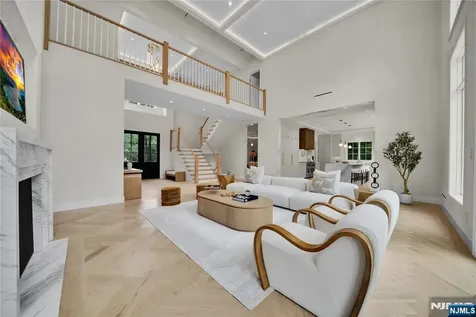 165 Hickory Lane Closter NJ 07624