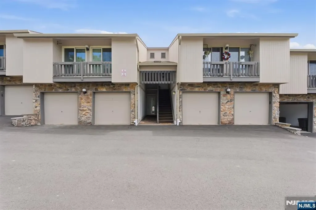 9 Paris Circle West Orange NJ 07052