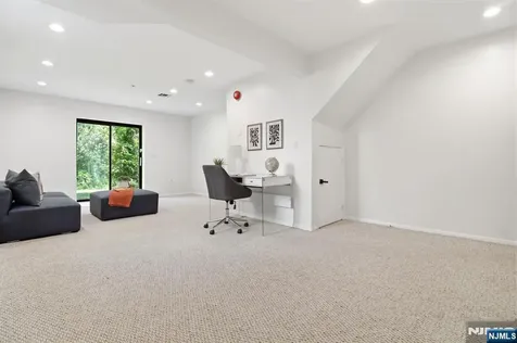 9 Paris Circle West Orange NJ 07052