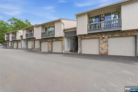 9 Paris Circle West Orange NJ 07052