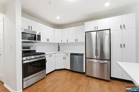 9 Paris Circle West Orange NJ 07052