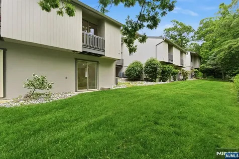 9 Paris Circle West Orange NJ 07052
