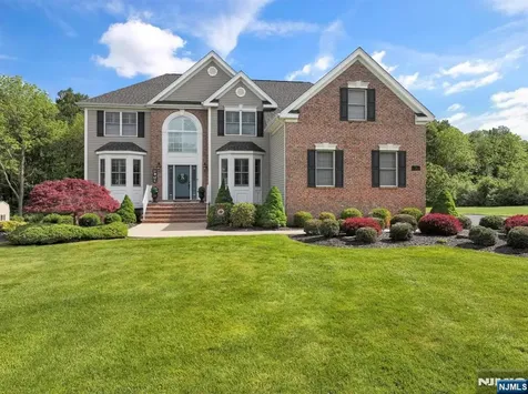 16 Saint Andrews Court Mount Olive Township NJ 07836