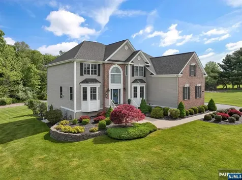 16 Saint Andrews Court Mount Olive Township NJ 07836