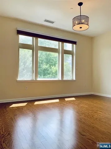 3325 Riverview Avenue Englewood NJ 07631