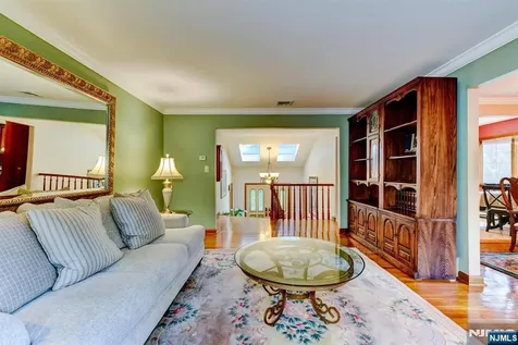 11 Yellow Brick Road Wayne NJ 07470