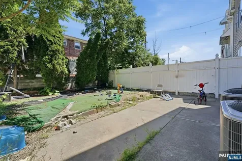851 Garden Street Elizabeth NJ 07202