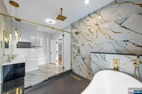 38 Pershing Place Woodland Park NJ 07424