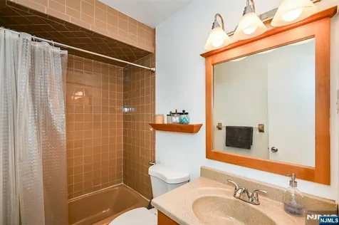 532 2nd Street Carlstadt NJ 07072