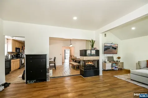 532 2nd Street Carlstadt NJ 07072