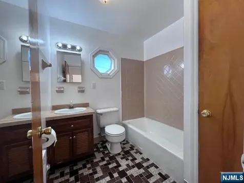 532 2nd Street Carlstadt NJ 07072