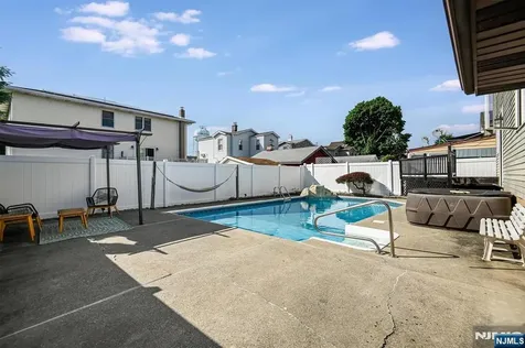 532 2nd Street Carlstadt NJ 07072