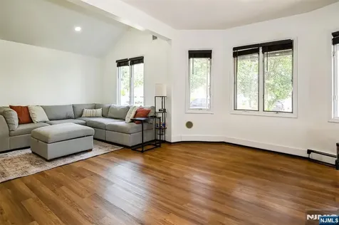 532 2nd Street Carlstadt NJ 07072