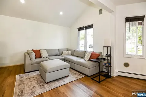 532 2nd Street Carlstadt NJ 07072