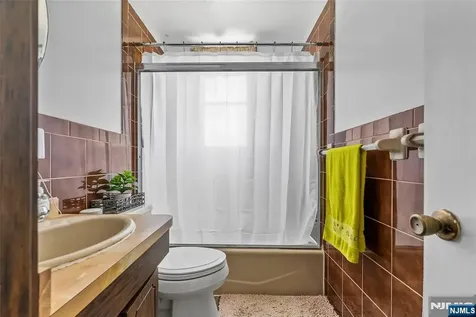 105 Bergen Avenue Kearny NJ 07032