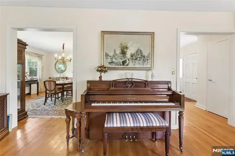 1 S Park Drive Tenafly NJ 07670