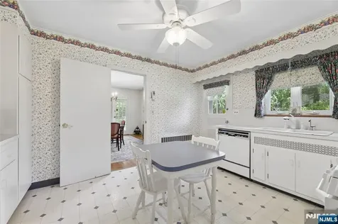 1 S Park Drive Tenafly NJ 07670