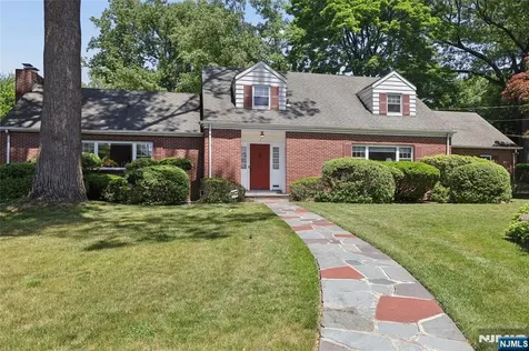 1 S Park Drive Tenafly NJ 07670