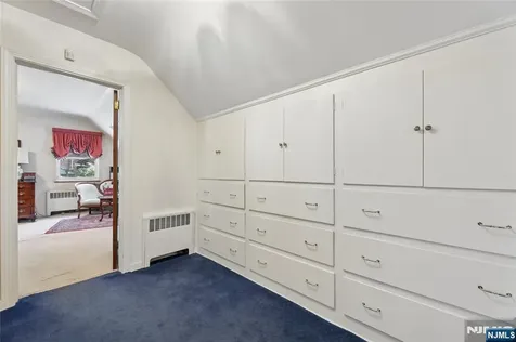 1 S Park Drive Tenafly NJ 07670