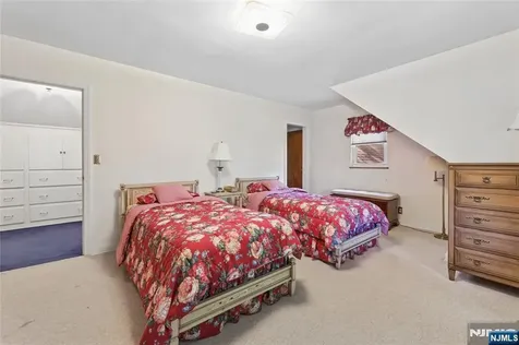 1 S Park Drive Tenafly NJ 07670