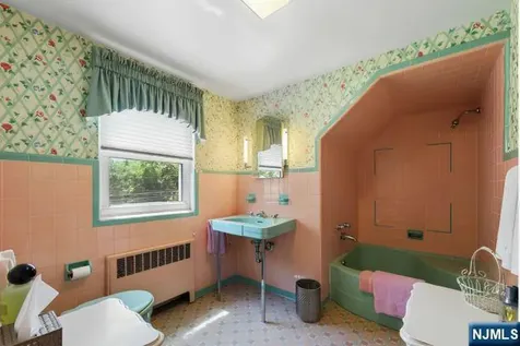 1 S Park Drive Tenafly NJ 07670