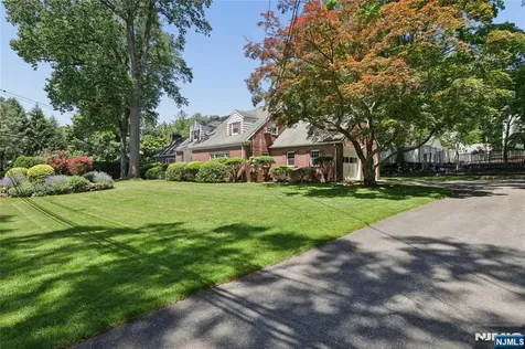 1 S Park Drive Tenafly NJ 07670