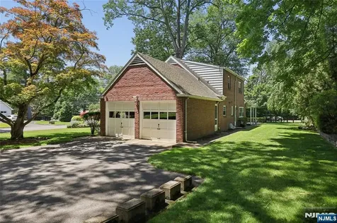 1 S Park Drive Tenafly NJ 07670