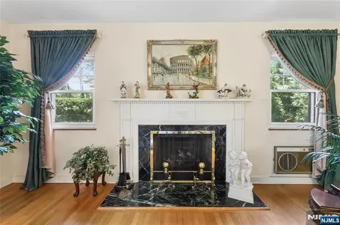 1 S Park Drive Tenafly NJ 07670