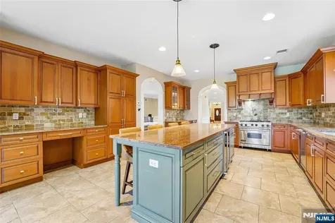 35 Franklin Turnpike Allendale NJ 07401