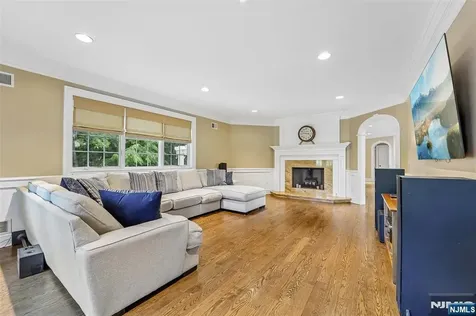 35 Franklin Turnpike Allendale NJ 07401