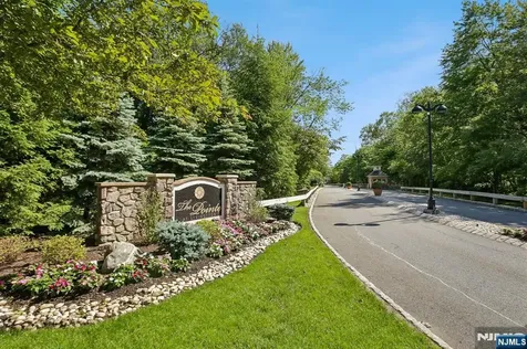 5211 Pointe Gate Drive Livingston NJ 07039